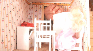 www.gtszone.com - SuziGiantess  381  Suzi thumbnail