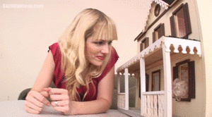 www.gtszone.com - SuziGiantess  382  Suzi thumbnail