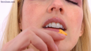 www.gtszone.com - SuziGiantess  622  Suzi thumbnail
