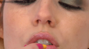 www.gtszone.com - SuziGiantess  751  Suzi thumbnail