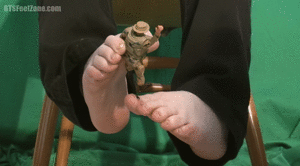 www.gtszone.com - GtsFeetZone  679  Sarah thumbnail